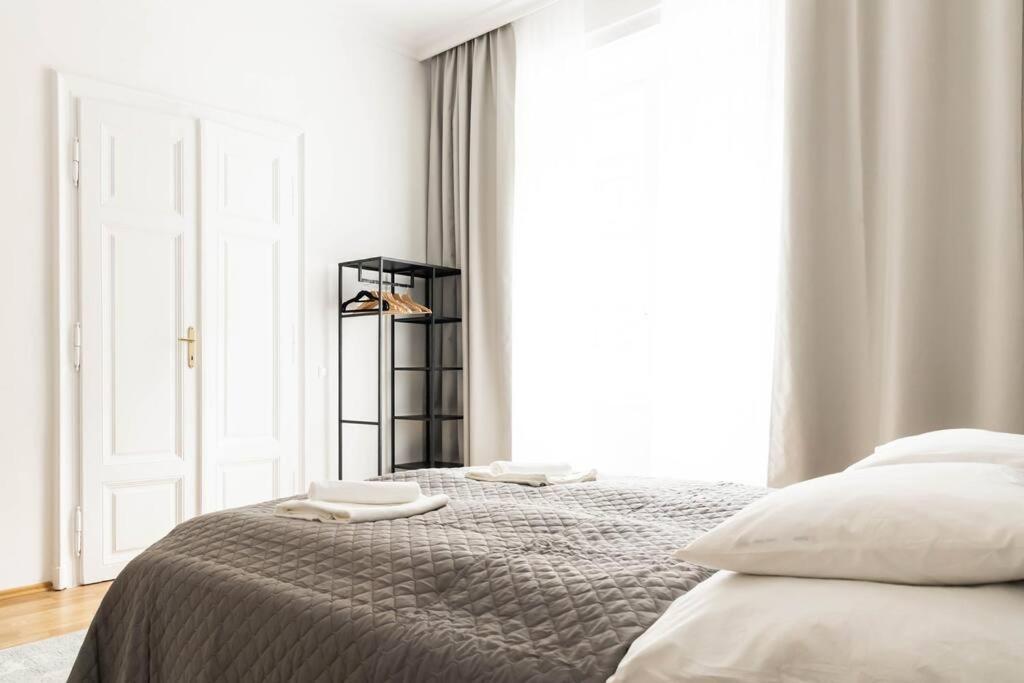 Franz 23 - Typical Viennese Apartment In The Heart Of Vienna Esterno foto