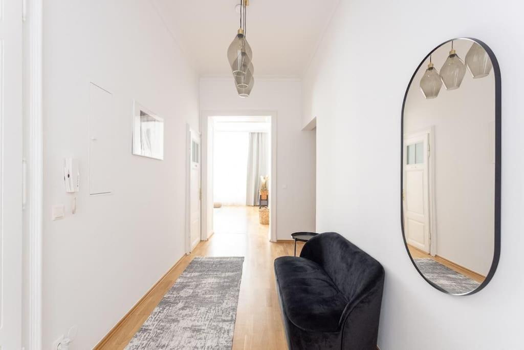 Franz 23 - Typical Viennese Apartment In The Heart Of Vienna Esterno foto